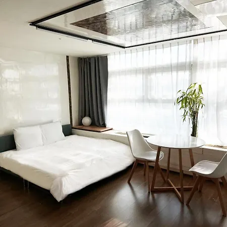 Nuzzone Apartment